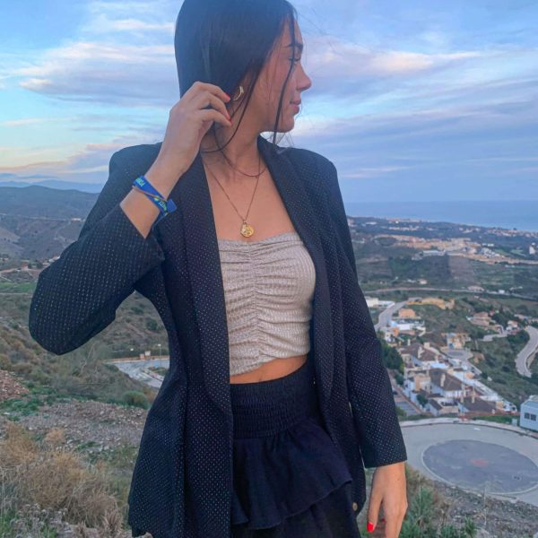 BLAZER NEGRA CON HILO METALIZADO DORADO
