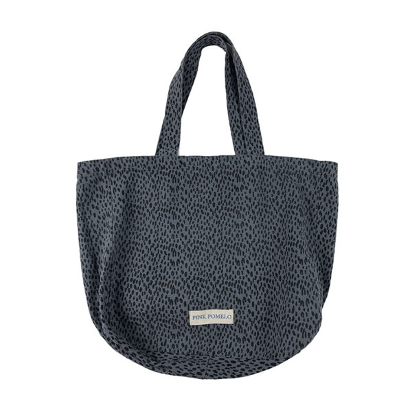bolsa estllo tote bag con bolsillo interior gris azulado con estampado de print animal.