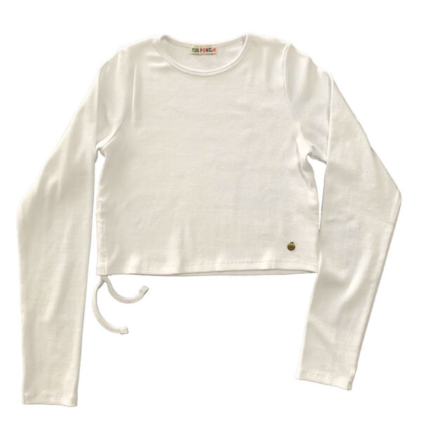 camiseta blanca de canalé de manga larga con cordón en el bajo lateral derecho para fruncir